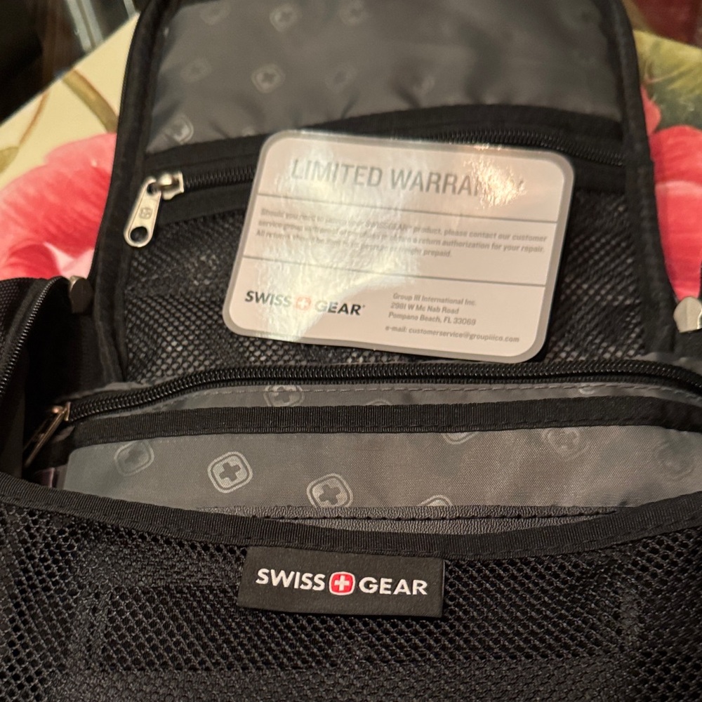 SwissGear Gray and Black Men's Backpack